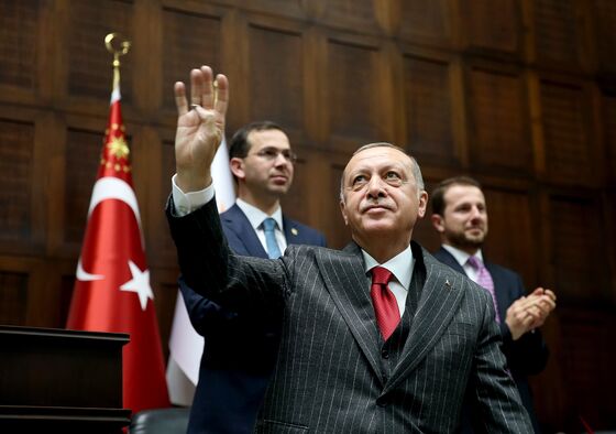 Erdogan's Fight Shows Control of Turkey Runs Through Istanbul