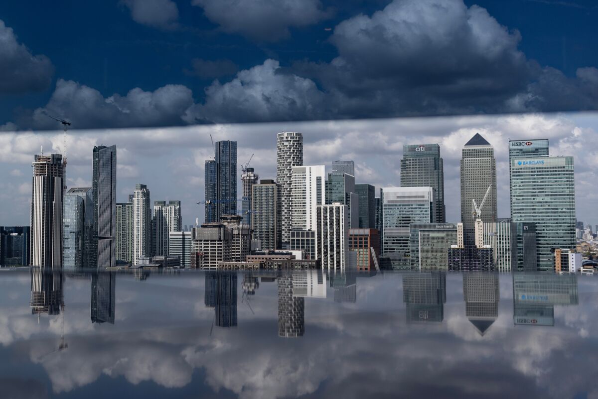 UK Tweaks Trading Capital Rules for Top Banks But Keeps Deadline