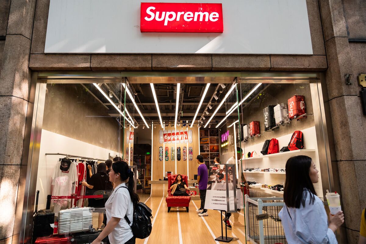 Man Loans $1.7M Using An NFT Of Supreme T-shirts As Collateral