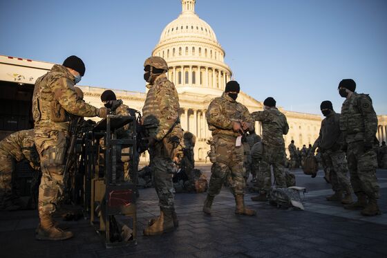 Soldiers Flow Into Capitol in Scene That Recalls Civil War