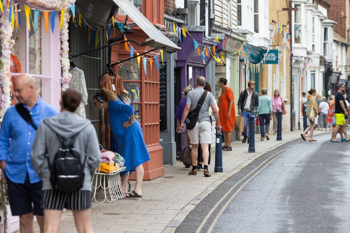 UK Heat Wave Boosts Sales in Shops and Spending on 'Staycations' Ahead Of UK Retail Figures