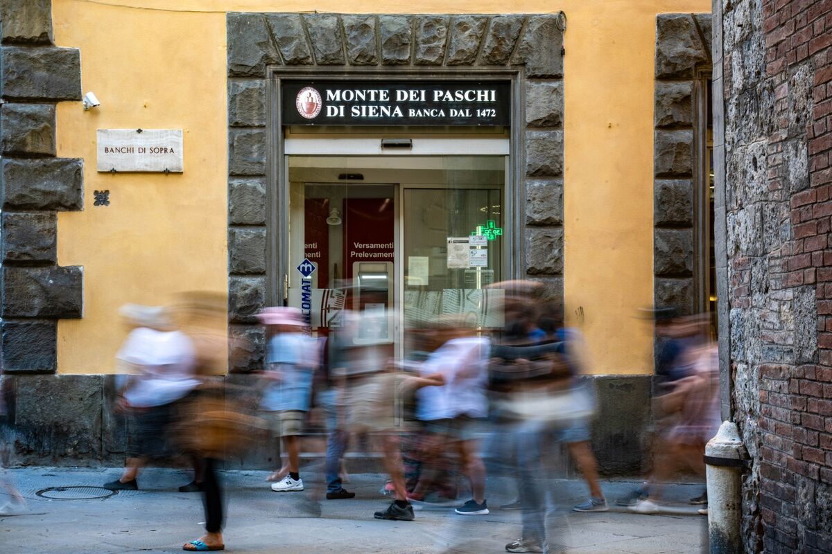 Italy Regulator Ruled Out Investor Pact in MPS–Mediobanca: Sole