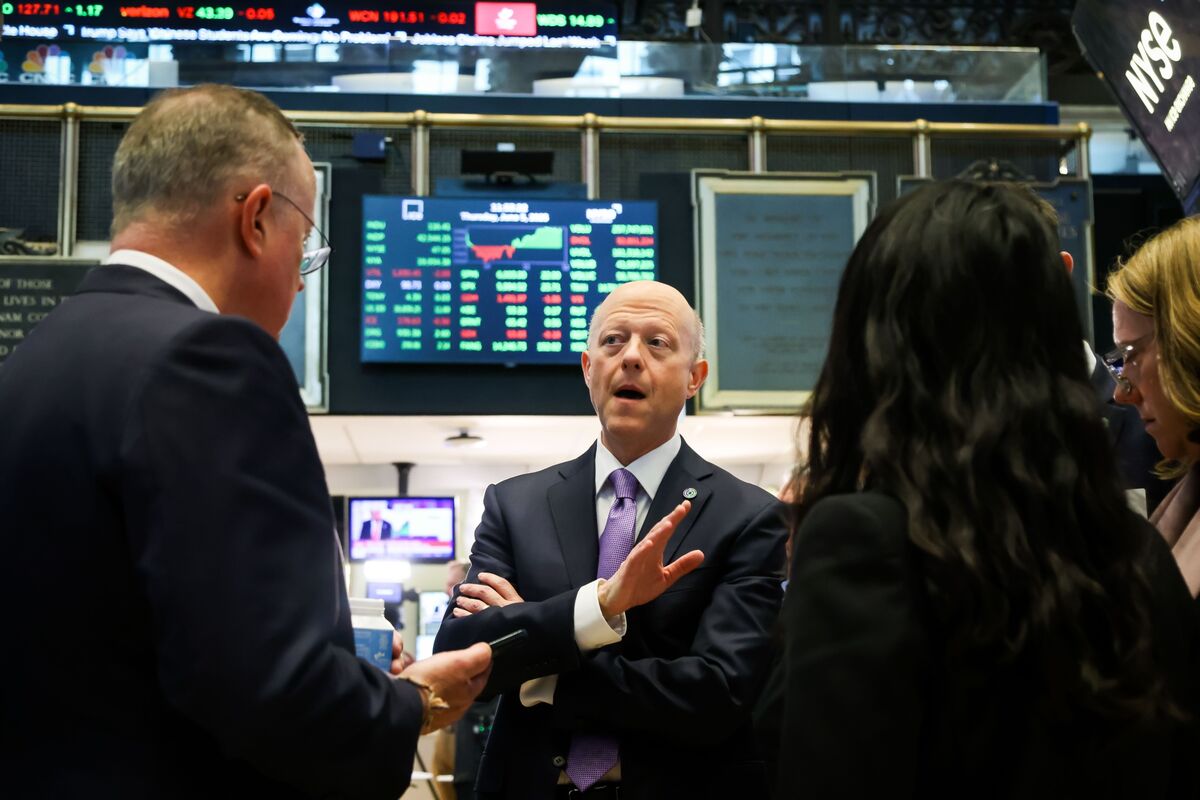Crypto Companies Veer From Debanked to Becoming Bankers