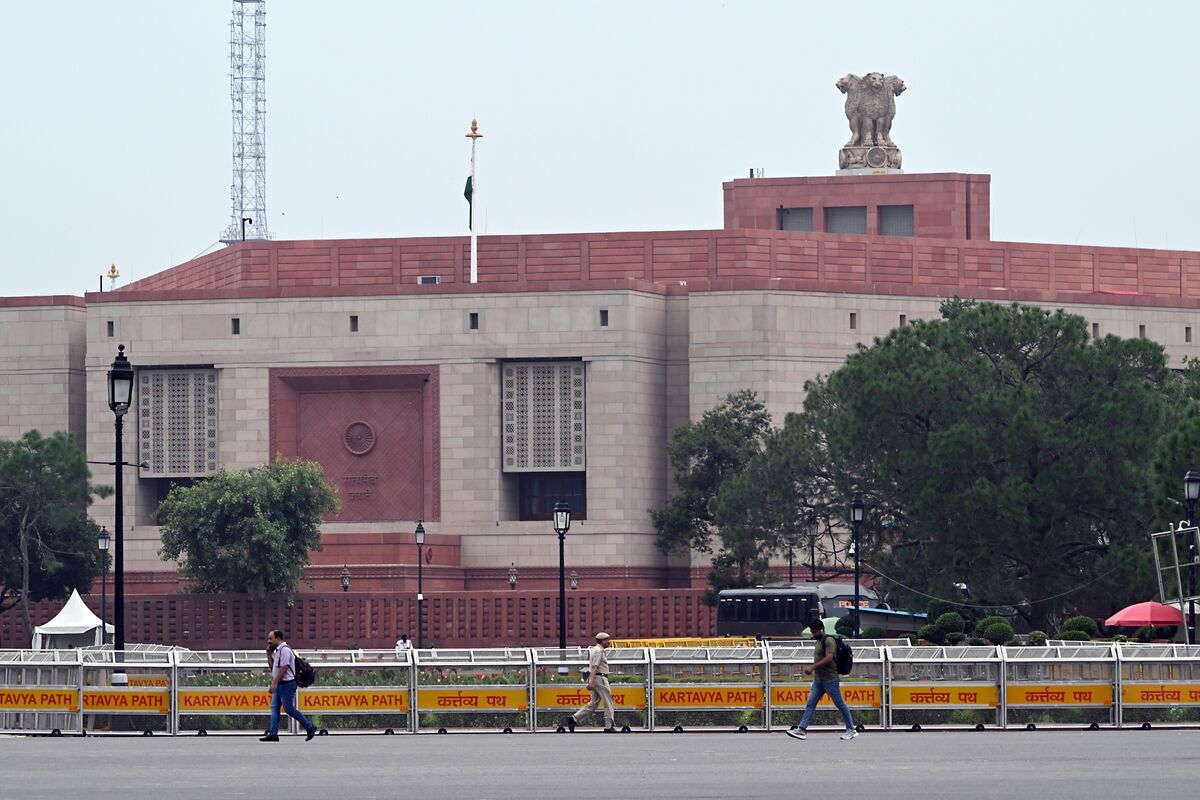 India to Push Tax Bill For Global Bond Funds Amid Parliament Din