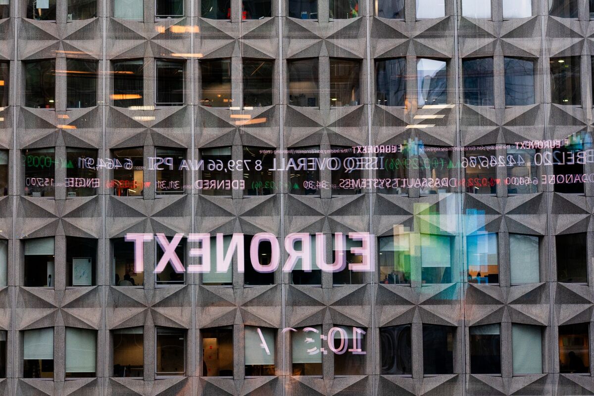 ブルームバーグのニュース記事「【欧州市況】米雇用統計弱く独短期債利回り低下－株４カ月ぶり大幅安」の画像