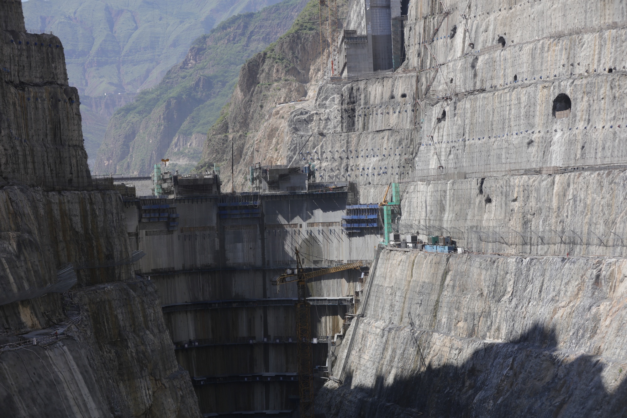 The construction of Wudongde Hydropower Station in 2018.
