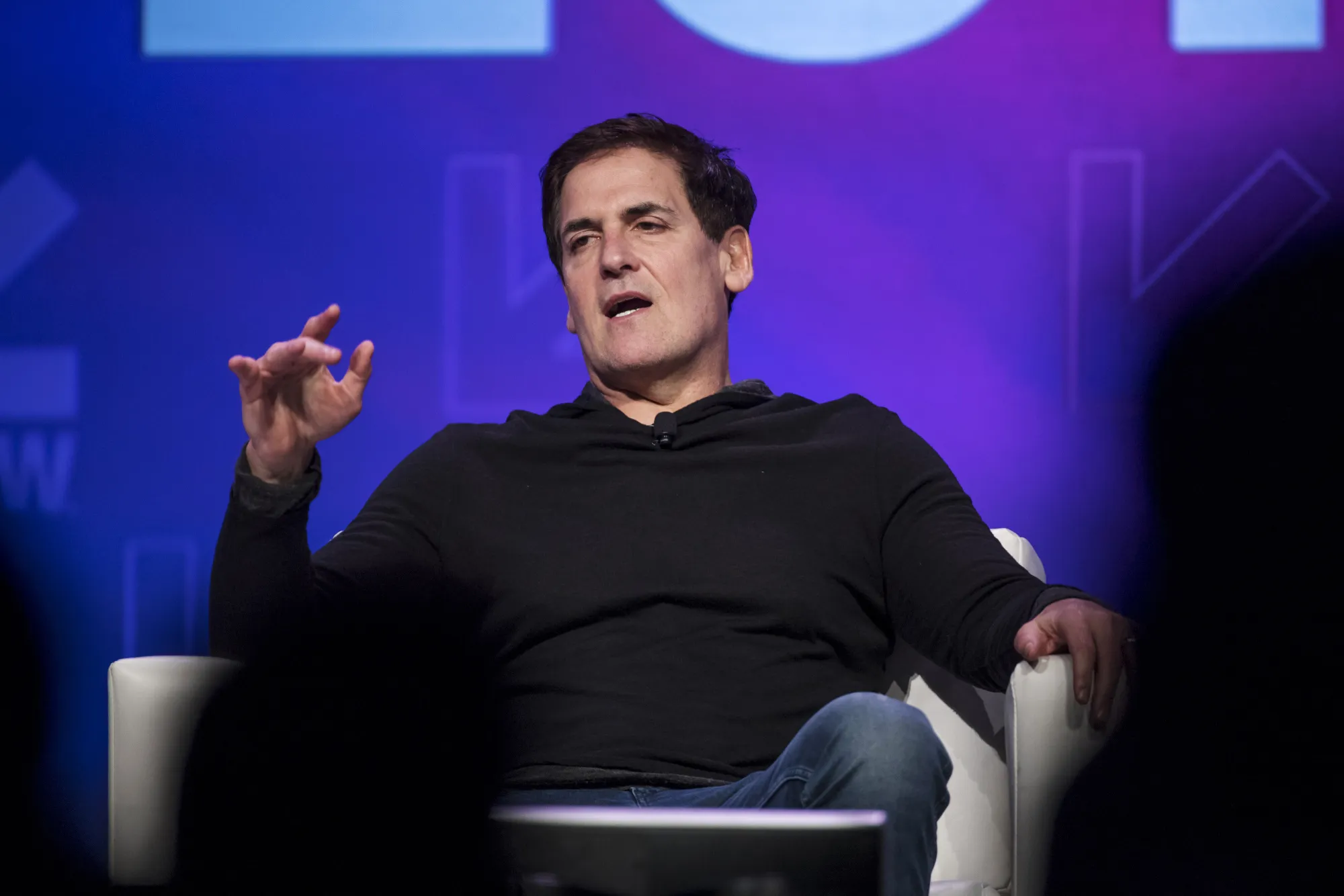 Mark Cuban Says Mavericks to Accept Cryptocurrencies Next Year - Bloomberg