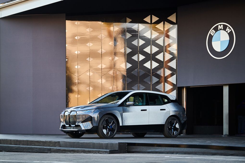 E Ink Tries to Build on 365 Rally With ColorChanging BMWs Bloomberg