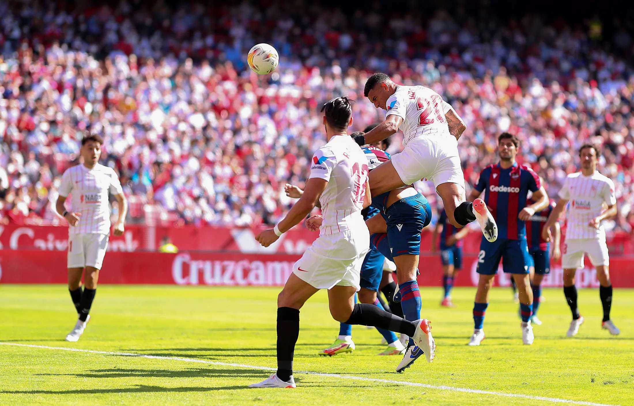Diego Carlos of Sevilla FC scores their side's third goal during the LaLiga match against&nbsp;Levante UD at Estadio Ramon Sanchez Pizjuan in Seville on Oct.&nbsp;24.