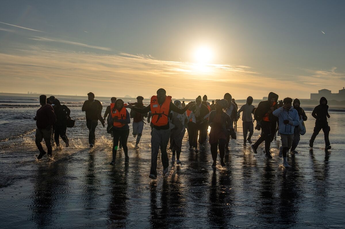 UK Appeals Effort to Stop Deportation Under French Migrants Deal