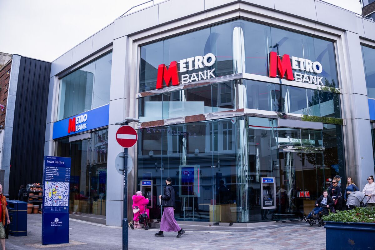 🟪"Metro Bank Holdings: Balzo delle Azioni dopo Offerta di Acquisizione da Pollen Street Capital"