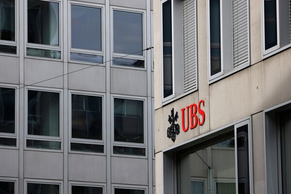 UBS Wealth Arm Says China Stock Recovery Needs Punchier Policies