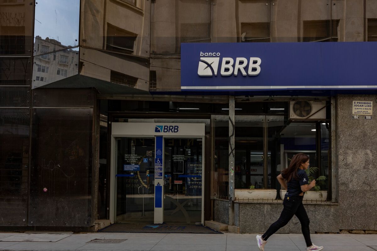 
                            Brazil’s Capital City Seeks Aid for Its Bank After Master Fiasco