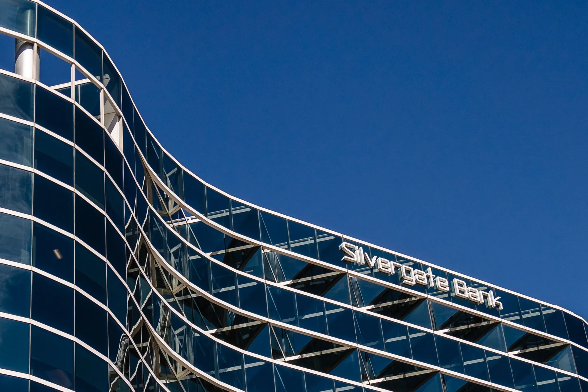 Swiss Banks Aim to Plug Crypto Payments Gap Left by US Collapses - Bloomberg