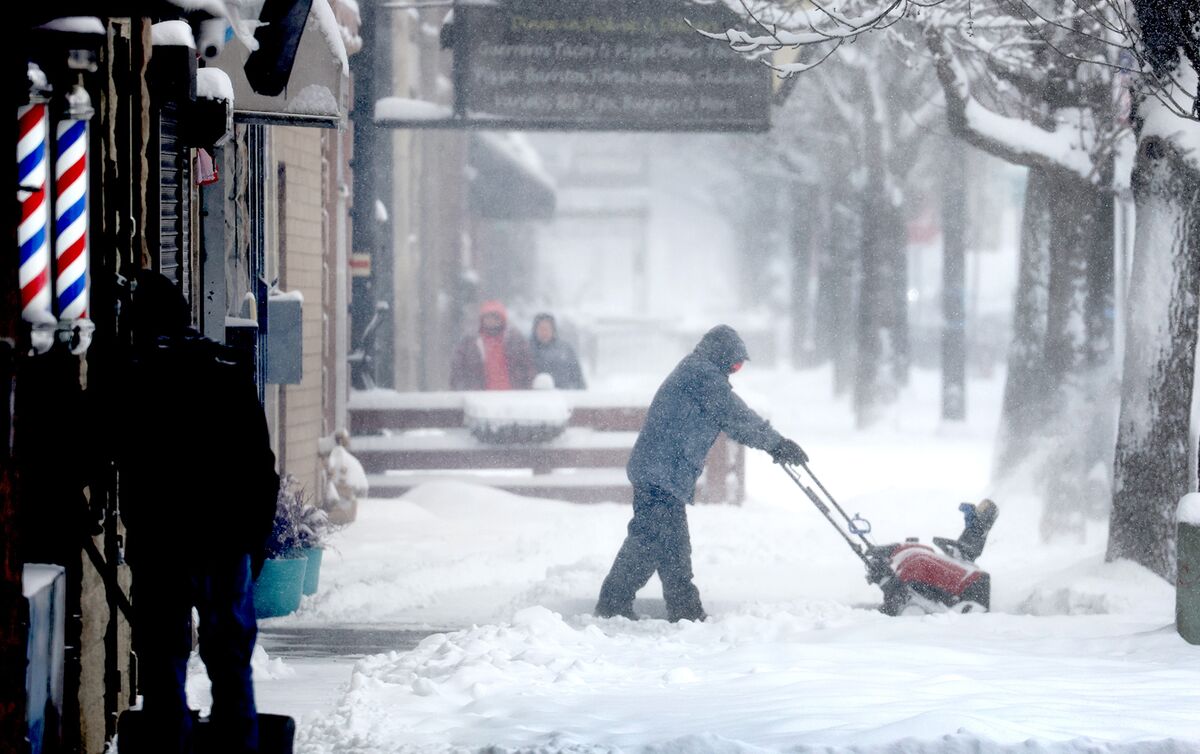 Blizzard Aims at Midwest While Record Cold Rolls Into Texas Bloomberg