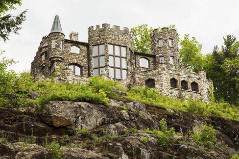 The castle is made from 800 tons of stone.