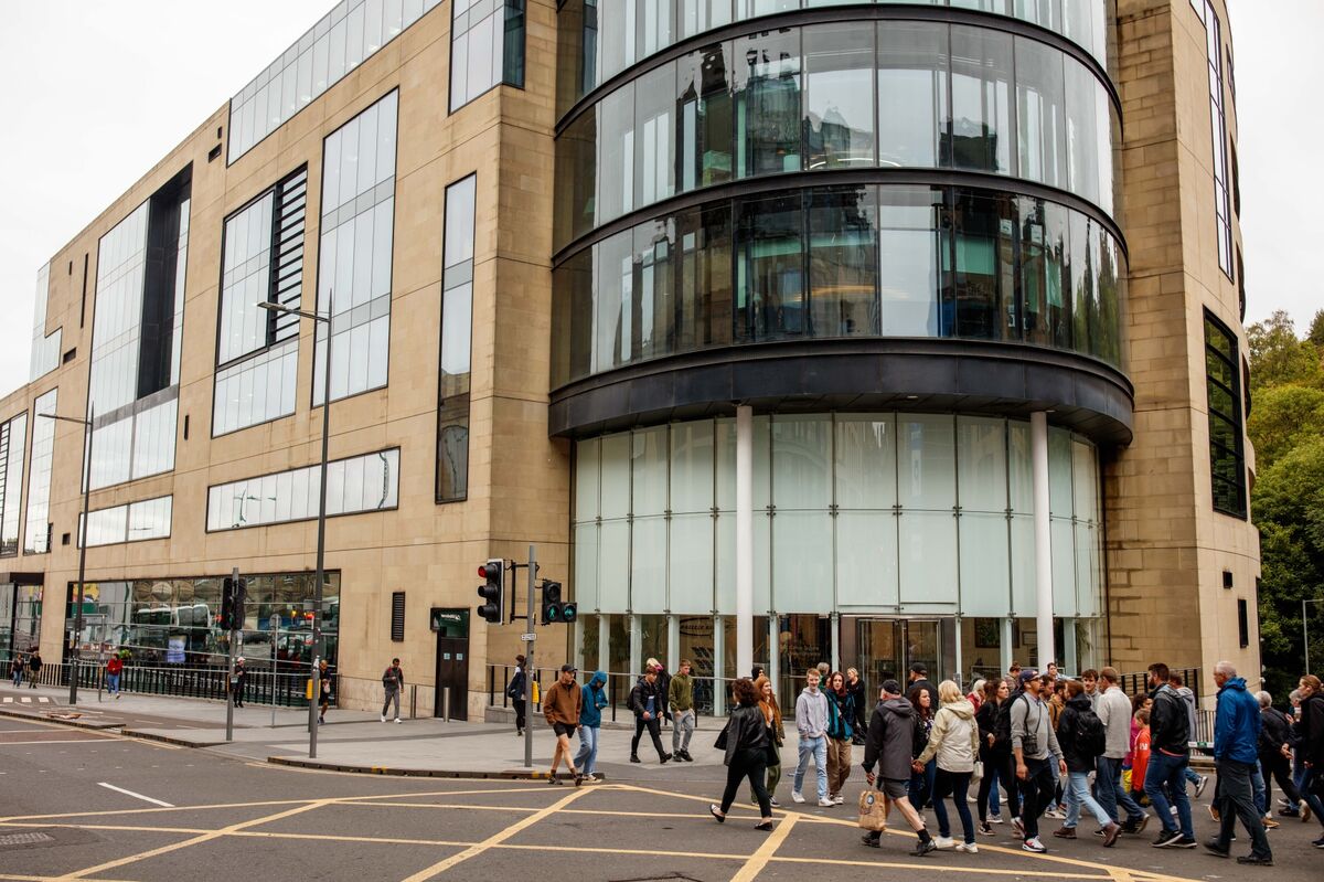 Baillie Gifford Says UK Trust Didn’t Cut SpaceX Stake for Merger