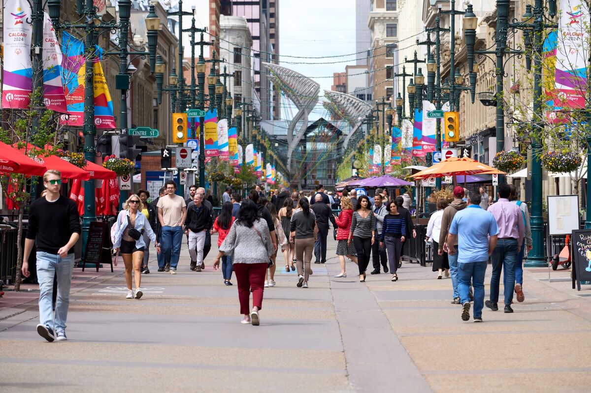 Alberta Pension Returns 2.1%, Boosted by Stocks and Private Debt