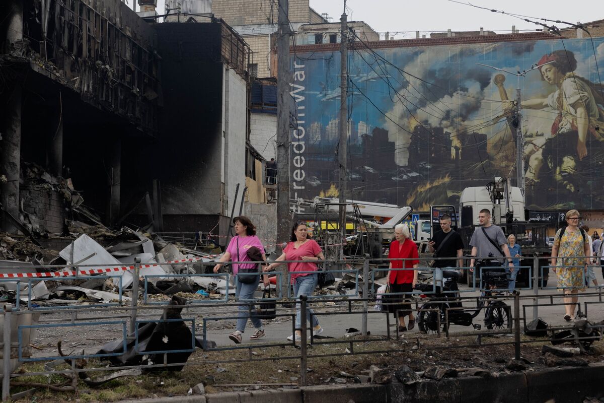 Russia Tells US to Evacuate Its Diplomats and Citizens From Kyiv