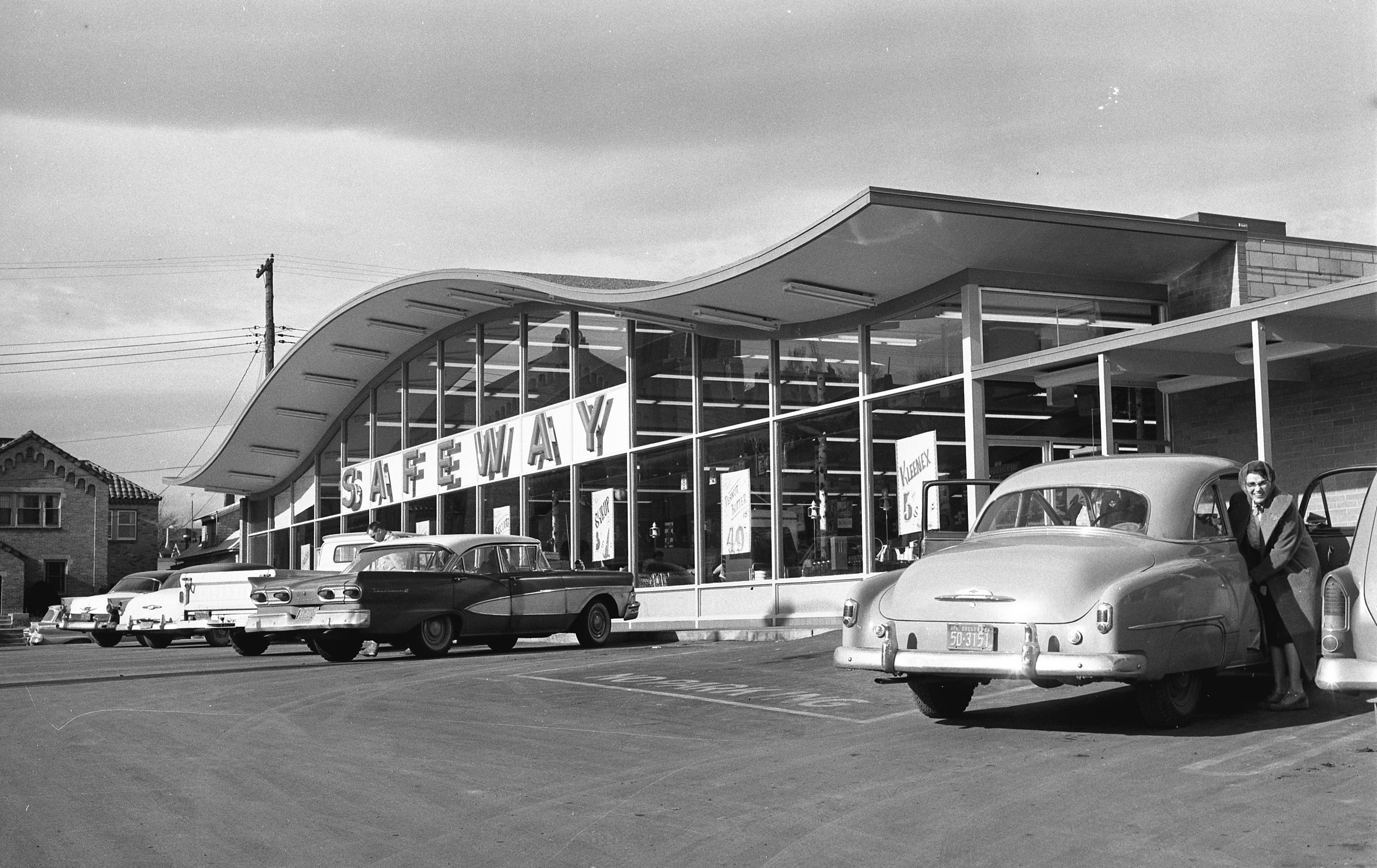 A Safeway store in Klamath Falls, Oregon in 1963.