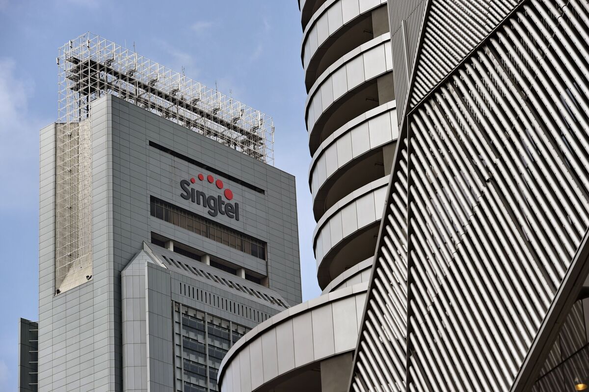 Singtel Digital InfraCo Wins Frost & Sullivan AI Leadership Award