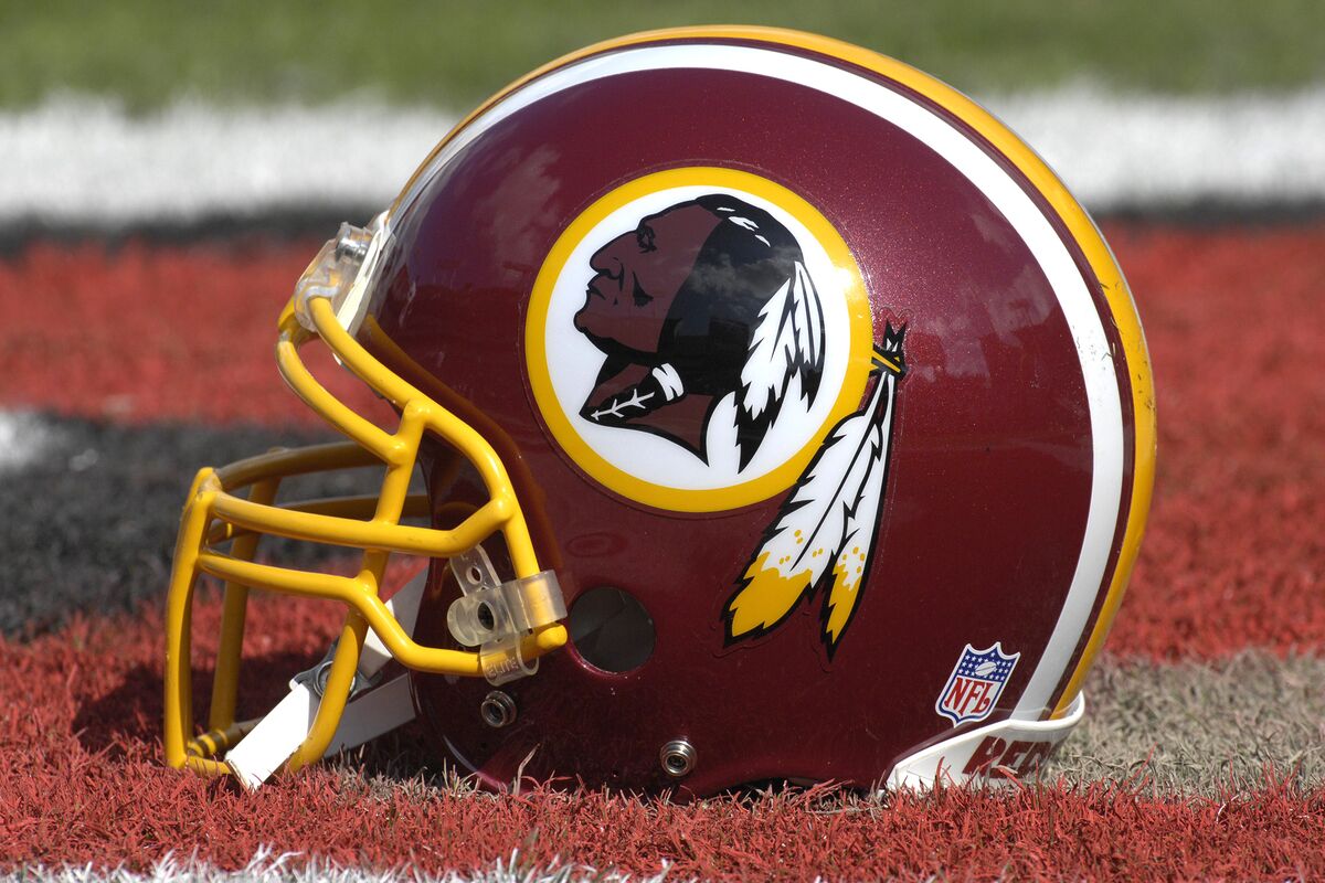 Momentum builds to change Redskins' name