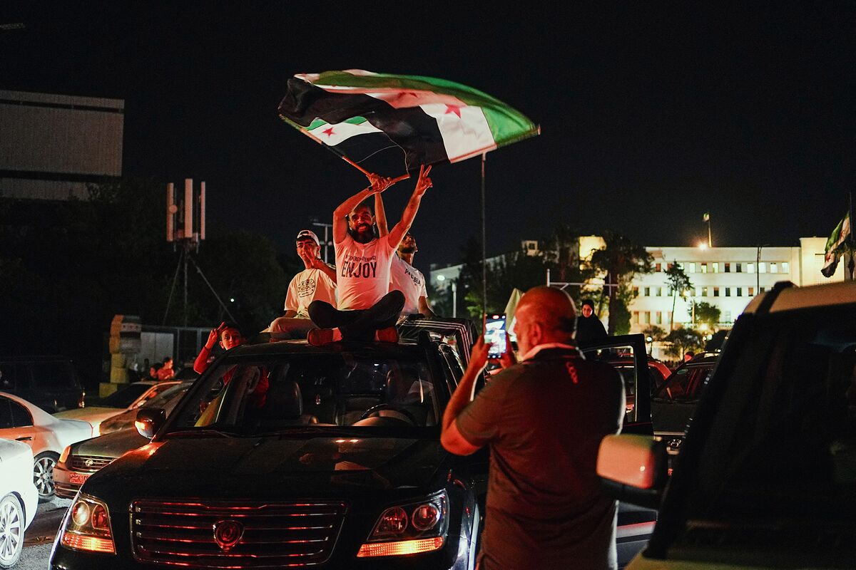 UK Re-Establishes Syria Ties Eights Months After Fall of Assad