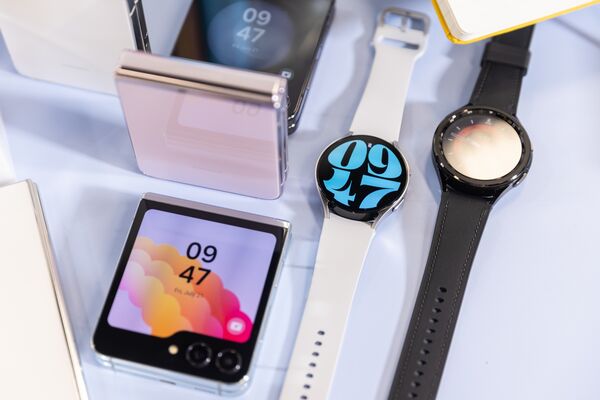 Samsung Unveils Thinner Foldable Phones And New Watches, Tablets