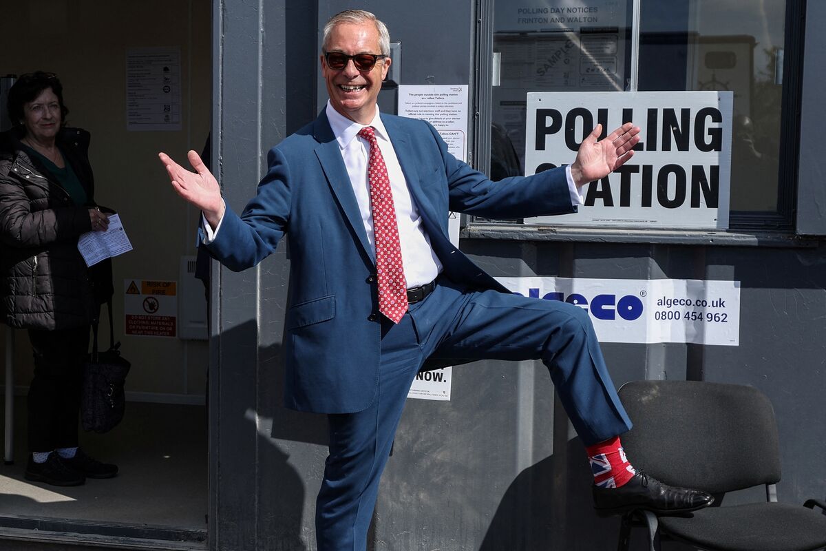 Farage's Pyrrhic Clacton Victory Won't Rush Burnham Into an Election