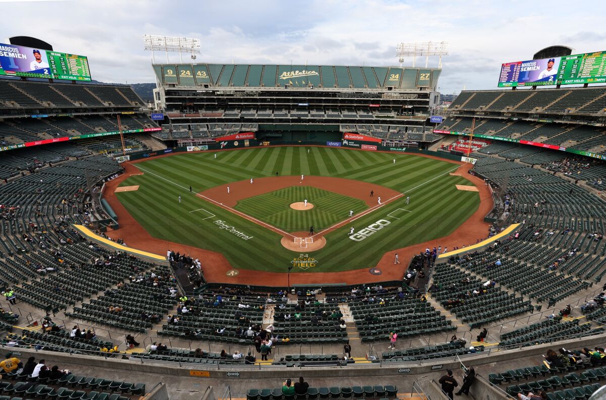 STADIUM BATTLE* Oakland Coliseum vs Tropicana Field 