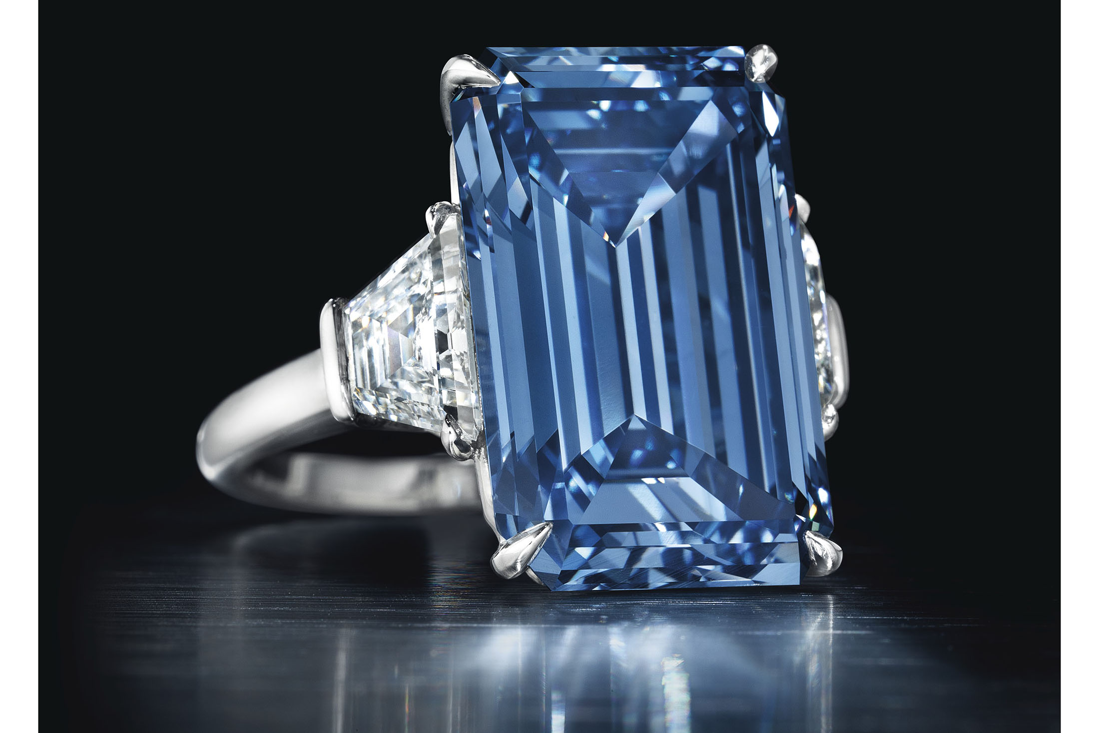 Biggest hot sale blue diamond