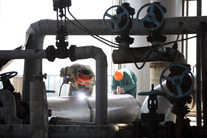After Gasoline, China’s Oil Refiners Face a Jet Fuel Glut