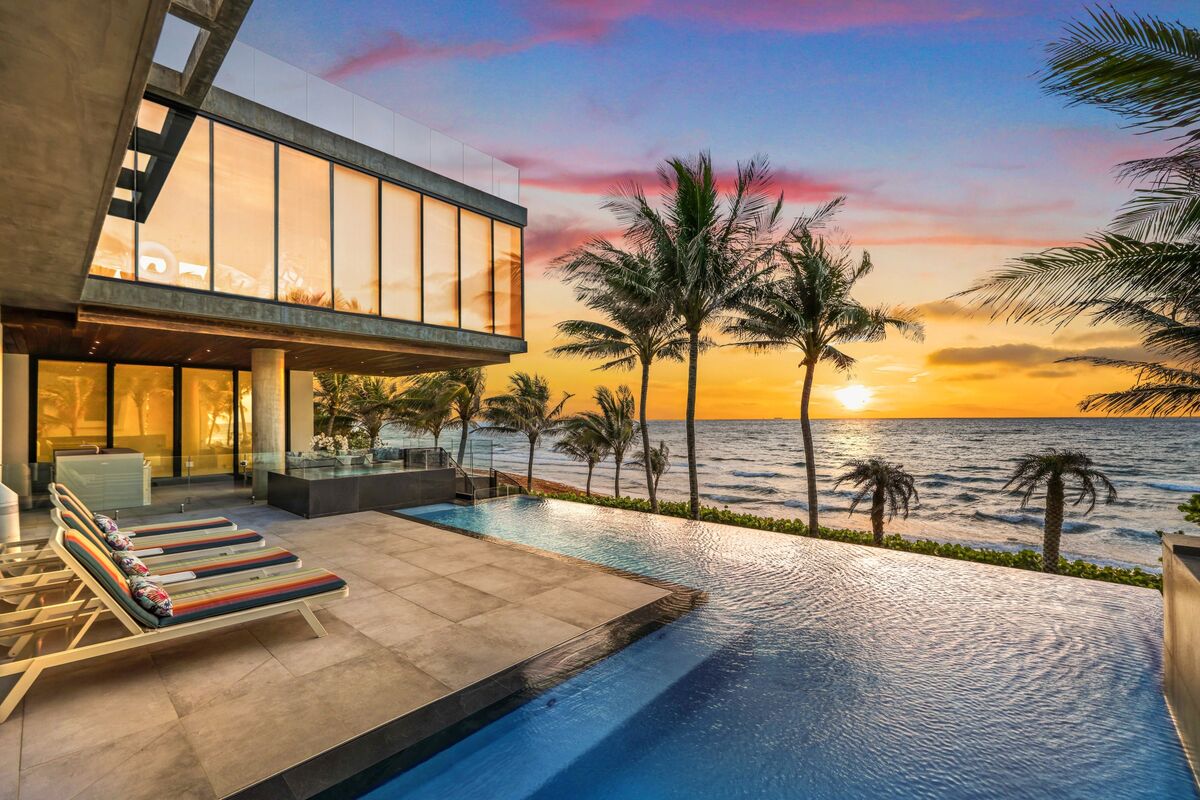 Car-Loan Billionaire Hankey Lists Mansion for $43.85 Million