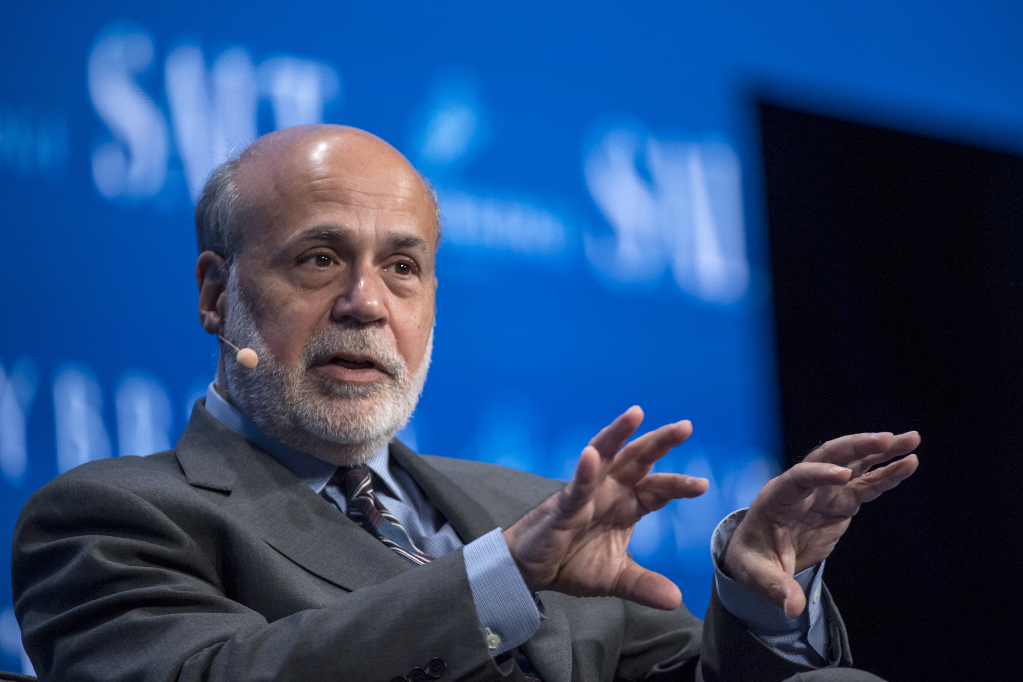 Ben Bernanke's Nobel Prize Win Divides Economists - Bloomberg