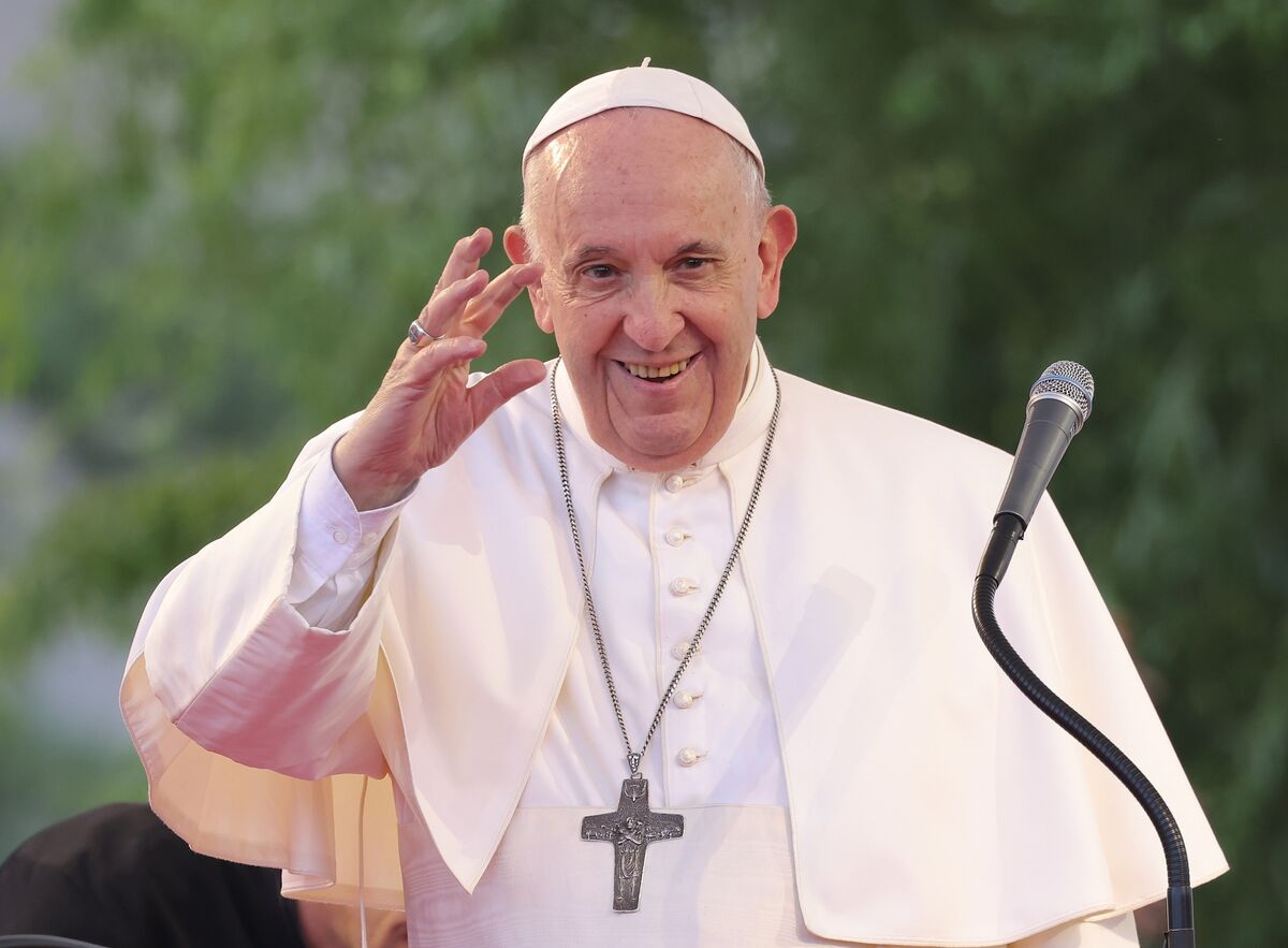 Pope Francis Set an Example for Today's Shameless Politicians