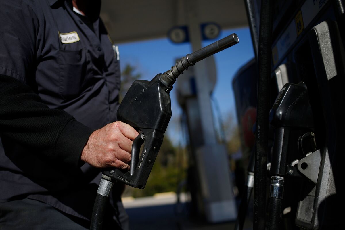 ‘Can’t Even Give It Away’ Gasoline at 1 Is Warning for Economy