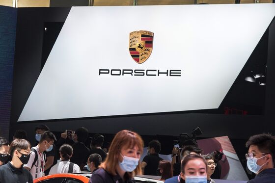 Porsche Budgets $1.1 Billion on Digitization for Its Cars