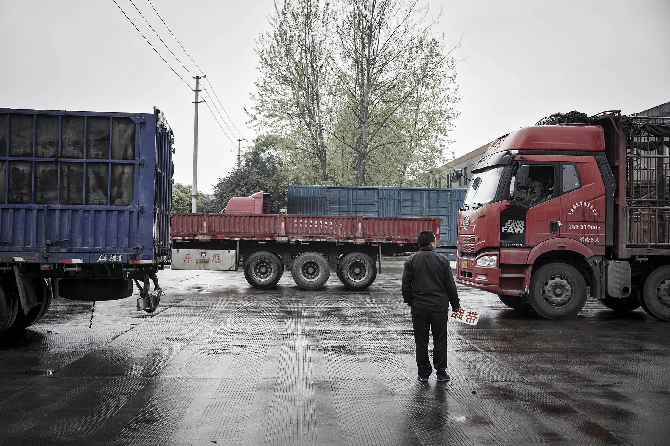 1508909172_truck alliance china lede