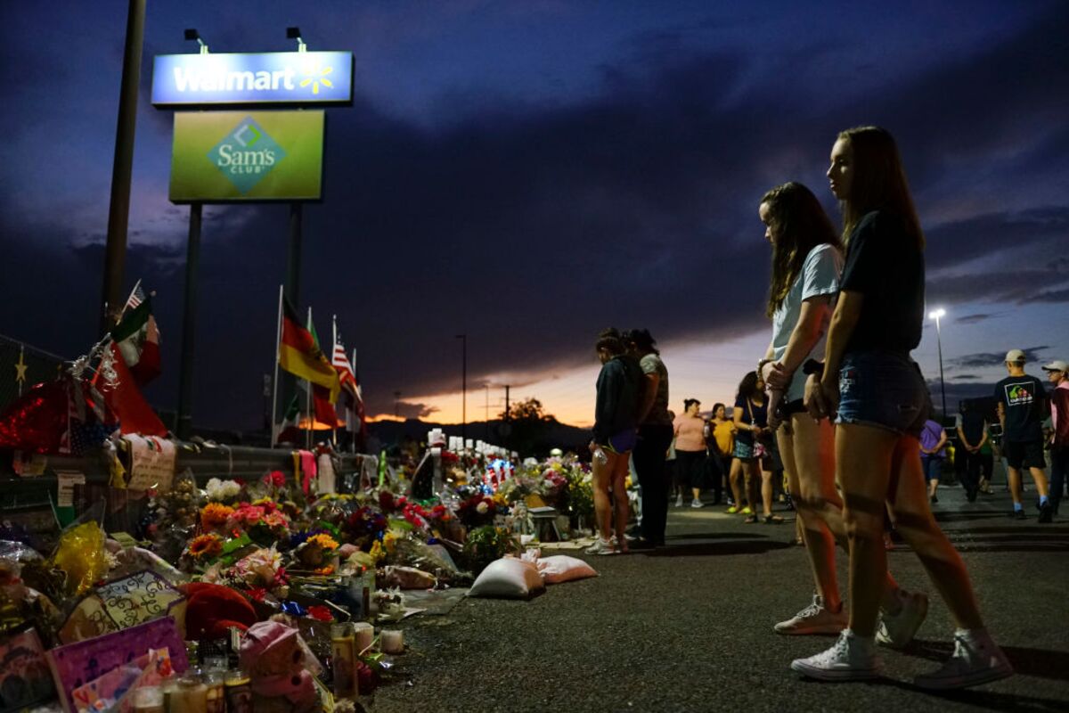 Walmart Reopens El Paso, Texas Store Where Gunman Killed 22 - Bloomberg