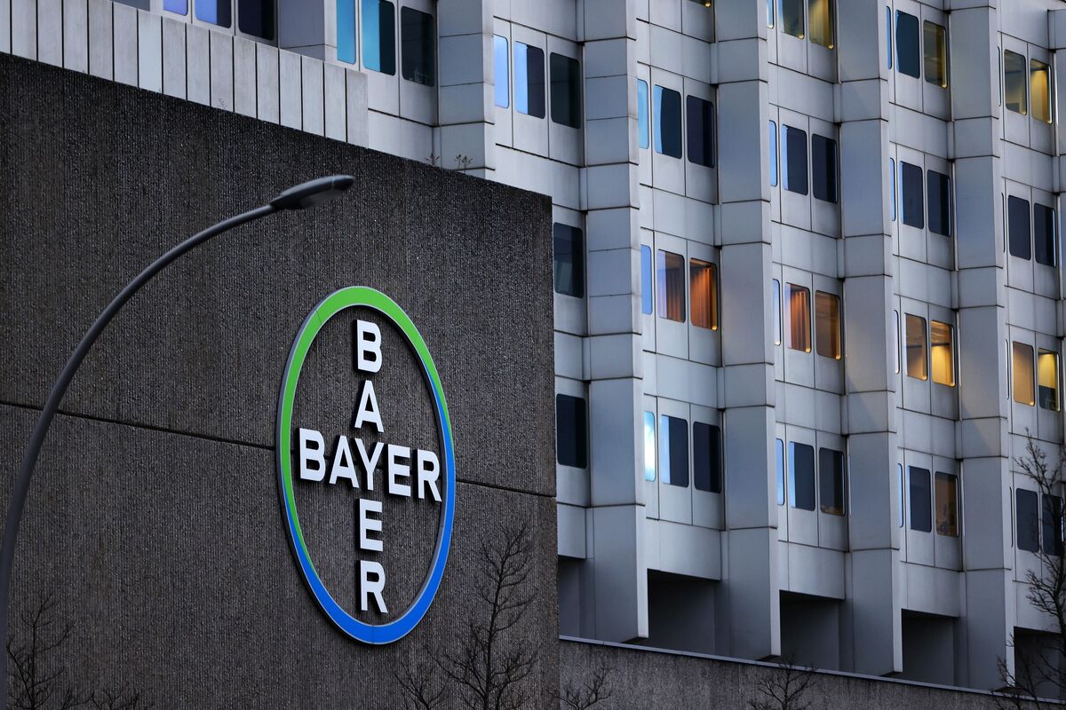 Bayer Sees Profit at Lower End of Forecast on Herbicide’s Price