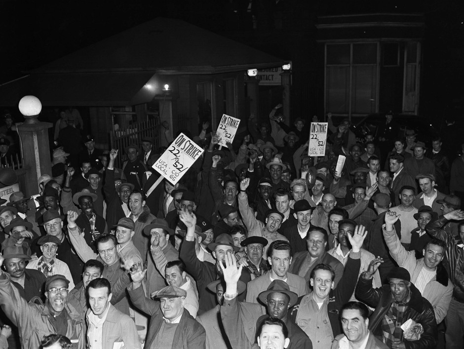 Steel workers in Chicago strike in 1952. 