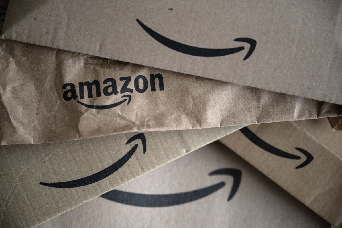 Amazon Rolls Out 'Help Me Decide' AI Assistant