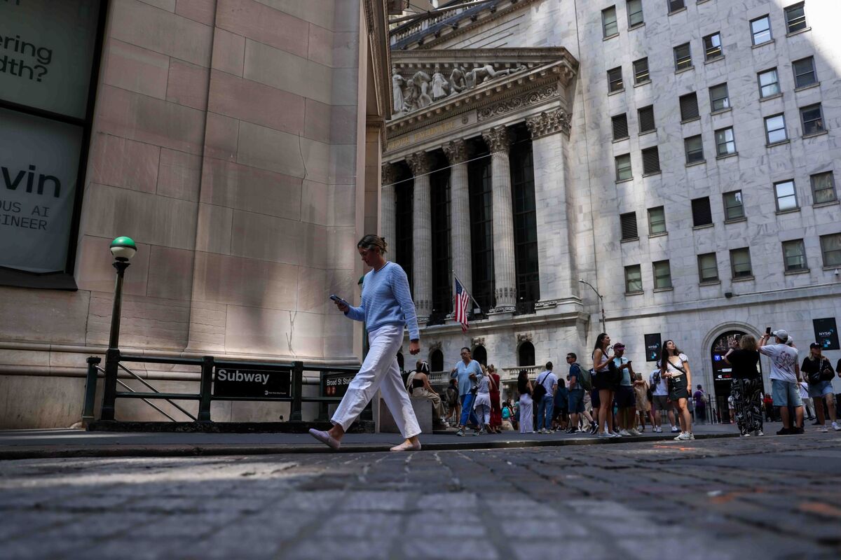 bloomberg.com - Toby Alder - US Stock Futures Edge Higher After Chipmaker Rally: Markets Wrap
