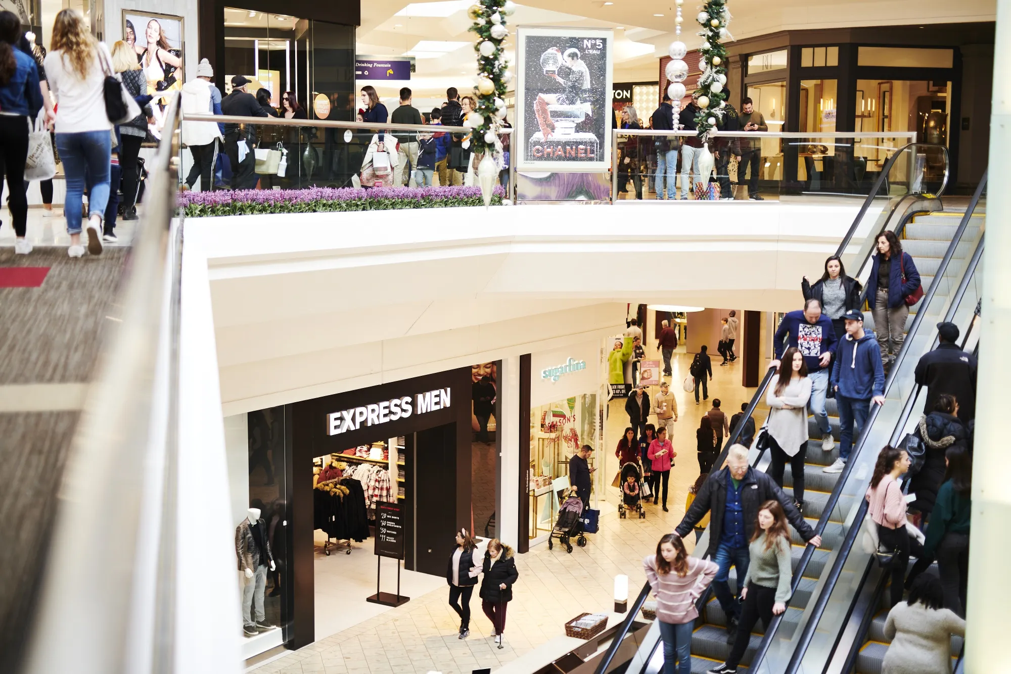 The retail apocalypse has Simon chasing high-end locations such as Taubman’s Mall at Short Hills in New Jersey.&nbsp;