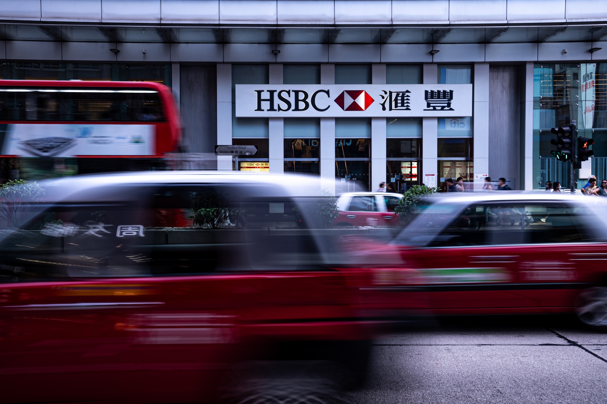 Guard Against ‘AI Exuberance’ in Credit, HSBC Strategists Say