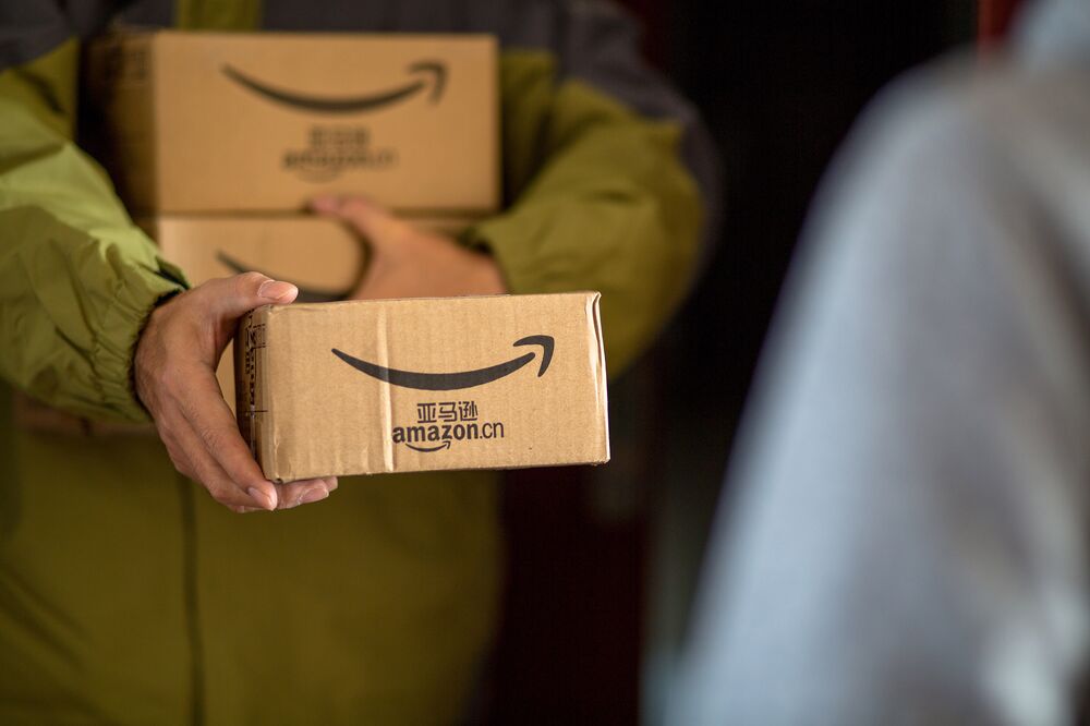 Amazon Amzn Cracks Down On Fake Reviews Hitting Chinese Retailers Bloomberg