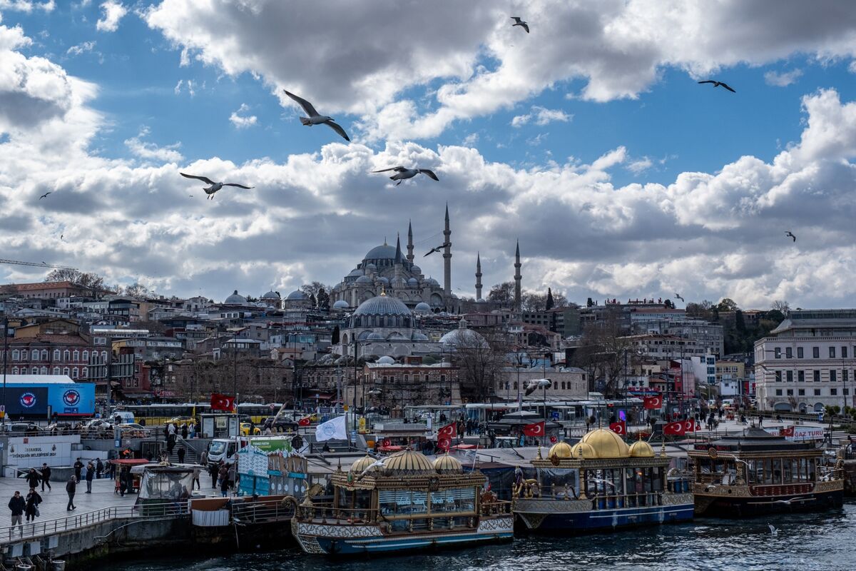 🟪"Repressione in Turchia: Arrestato l'Avvocato del Sindaco di Istanbul Ekrem Imamoglu"
