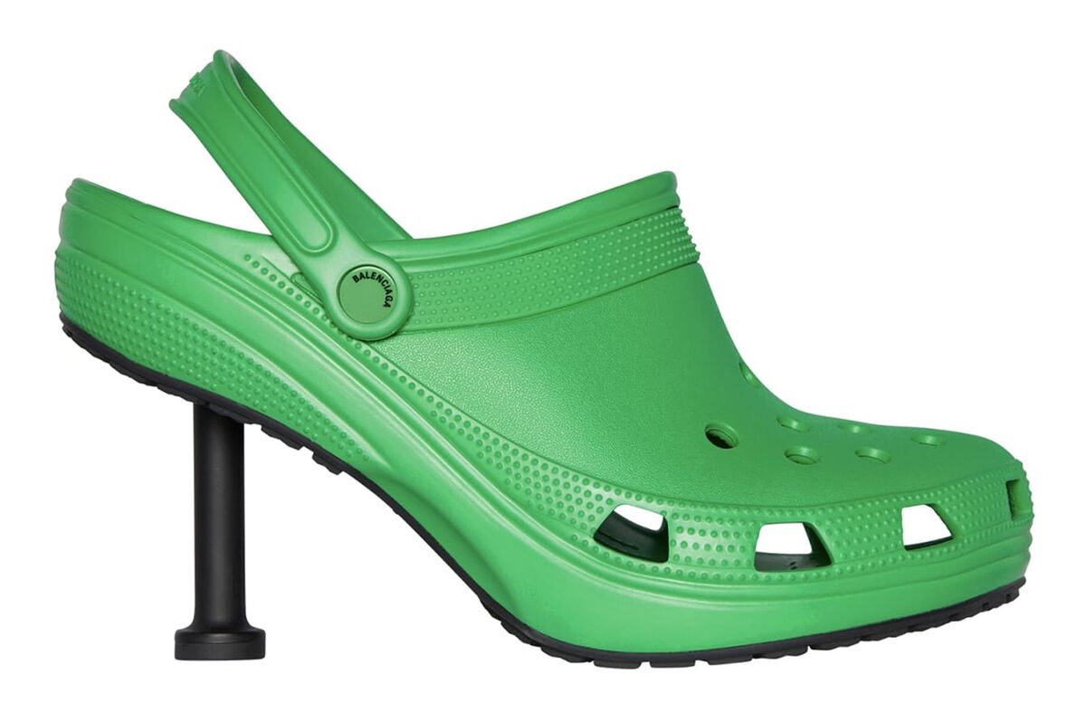 Prelude Triatleet censuur Crocs (CROX) Fights Fake Knockoffs of the Real Comfy Clog Shoes - Bloomberg