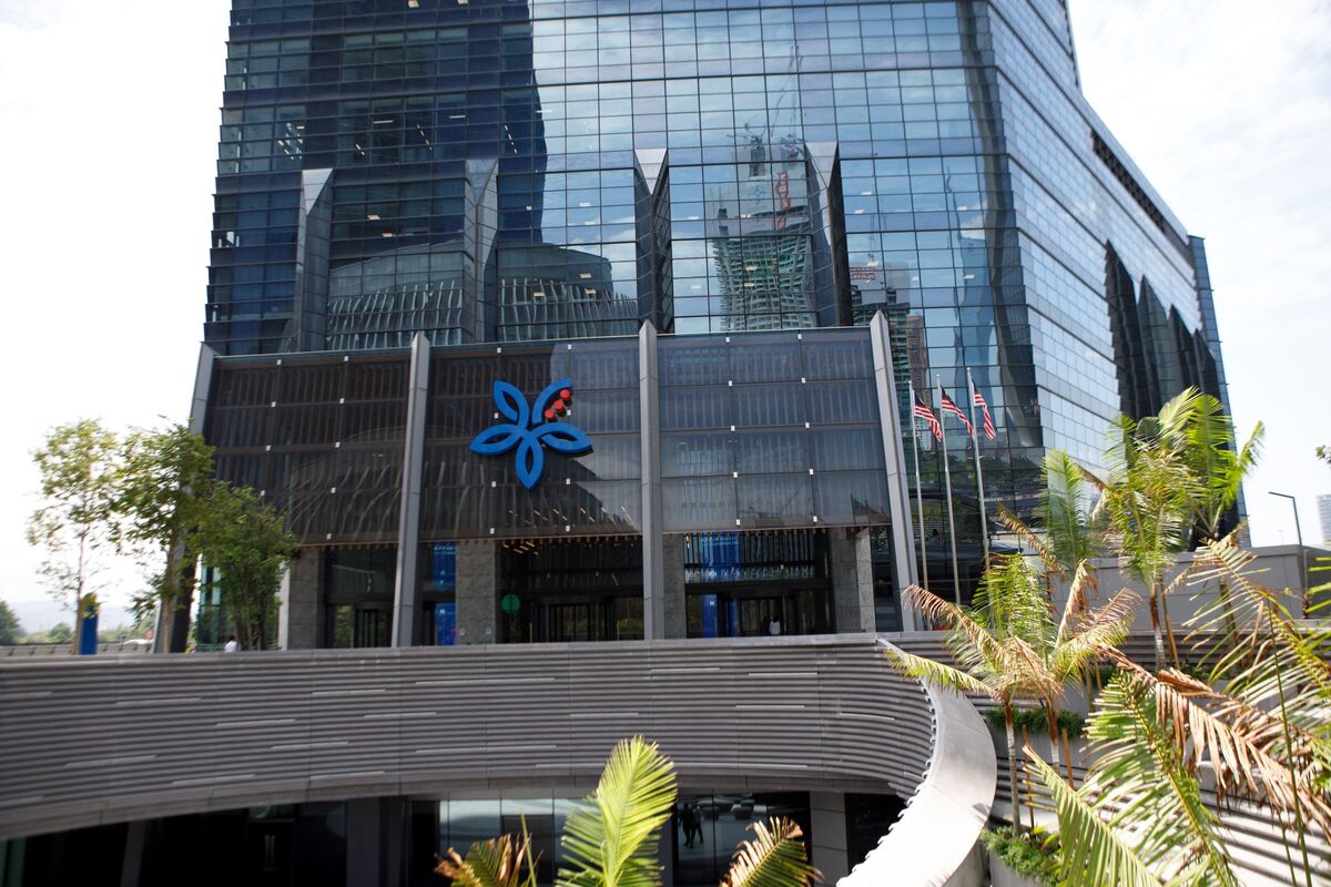 assets.bwbx.io image