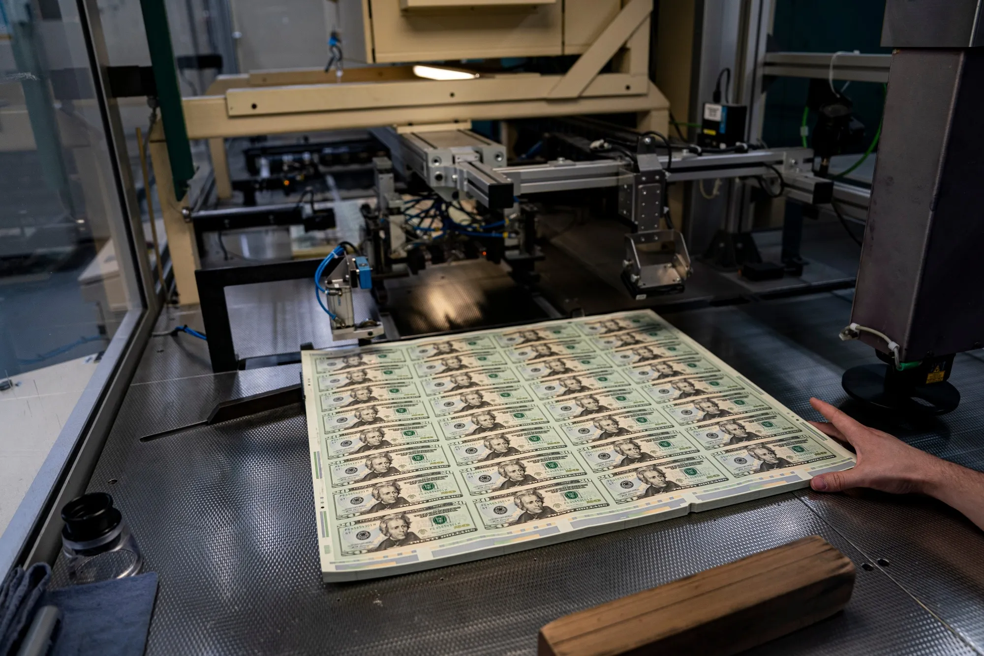 ヘッジアメリカ」が基本シナリオに－米国資産保有もドル安に備え - Bloomberg